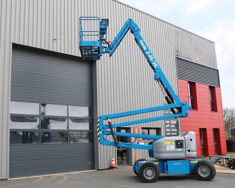 Articulated Boom Lift